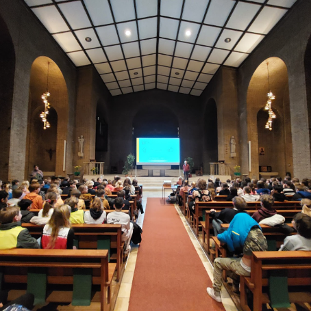 Foto van de Michaelkerk van binnen